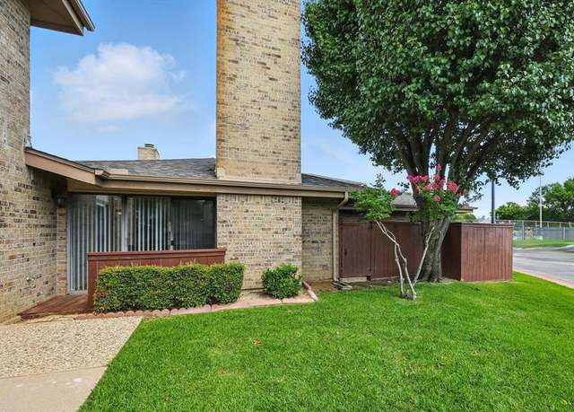Property at 18 Park Ln, Bedford, TX 76021, 2 beds, 1.5 baths