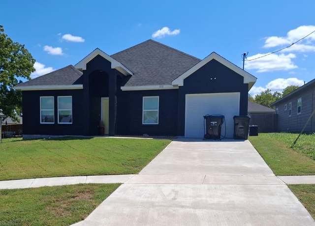 Property at 1401 Marshall St, Greenville, TX 75401, 3 beds, 2 baths
