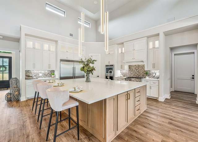 Property at 4009 Pinnacle Rdg, Granbury, TX 76049, 3 beds, 3 baths