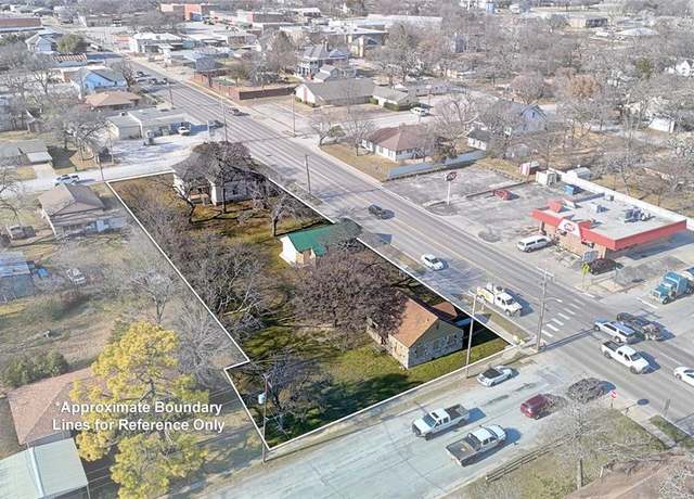 Property at 400 S Broad St, Saint Jo, TX 76265, 2 beds, 1 bath