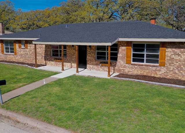 Property at 1210 Miller St, Bowie, TX 76230, 3 beds, 3 baths