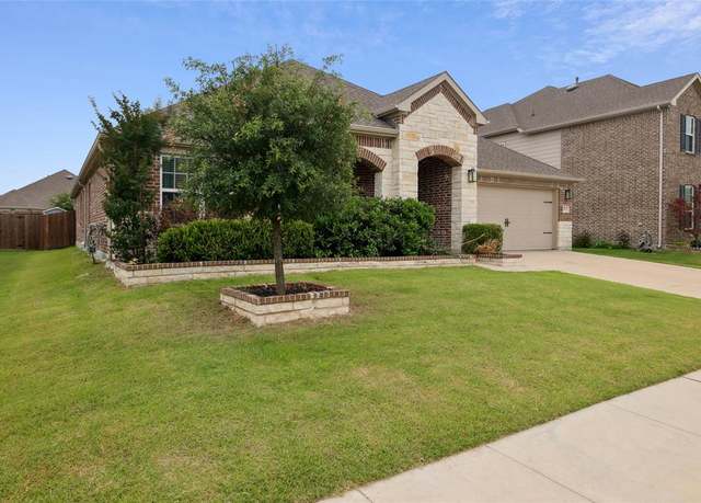 Property at 933 Basket Willow Ter, Fort Worth, TX 76052, 4 beds, 2.5 baths