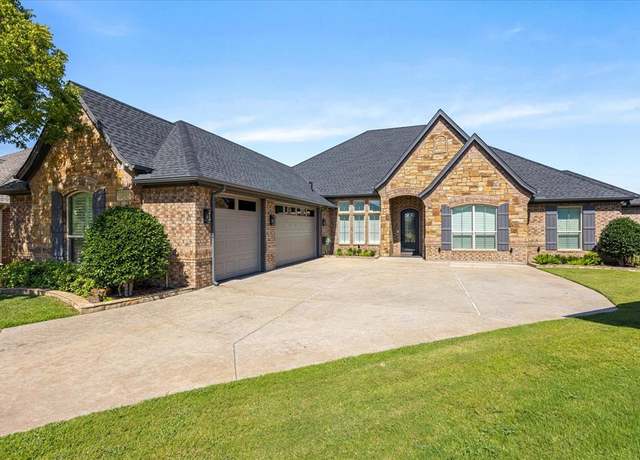 Property at 1203 Huntington Cove Ct, Granbury, TX 76048, 4 beds, 3 baths