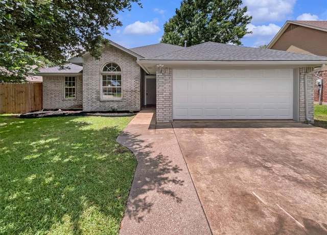 Property at 122 Driftwood Ln, Waxahachie, TX 75165, 3 beds, 2 baths