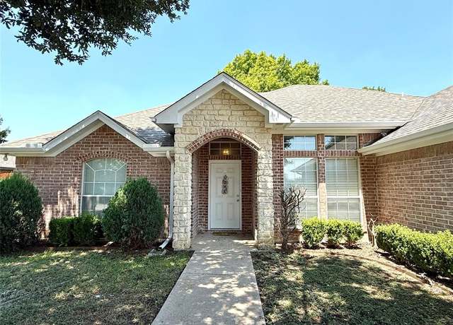 Property at 309 Vera Dr, Burleson, TX 76028, 3 beds, 2 baths