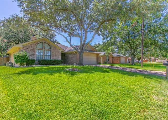 Property at 1815 Riata Dr, Woodway, TX 76712, 3 beds, 2 baths
