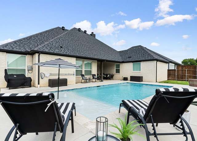 Property at 609 Golden Crest Dr, Haslet, TX 76052, 4 beds, 3 baths