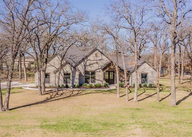 Property at 180 Clayton Xing, Springtown, TX 76082, 4 beds, 2.5 baths