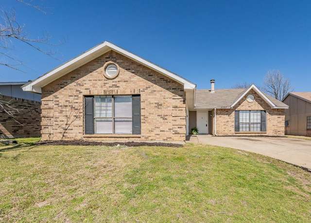 Property at 7737 Bermejo Rd, Fort Worth, TX 76112, 3 beds, 2 baths