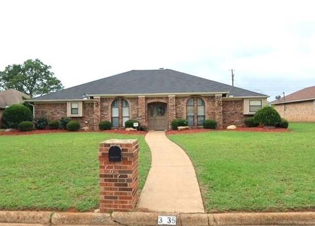 Property at 3035 Briarwood Dr, Paris, TX 75460, 3 beds, 2.5 baths