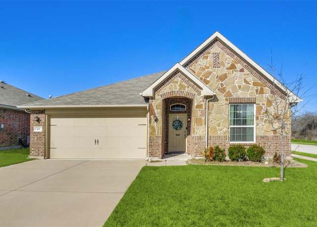 Property at 400 Sandhurst Dr, Fort Worth, TX 76036, 4 beds, 2 baths