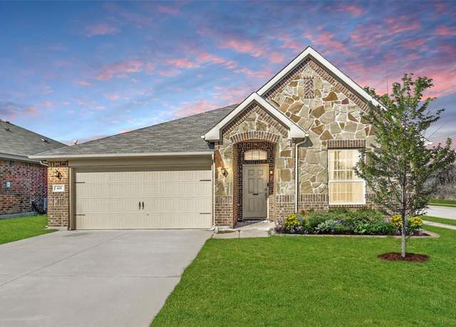 Property at 400 Sandhurst Dr, Fort Worth, TX 76036, 4 beds, 2 baths