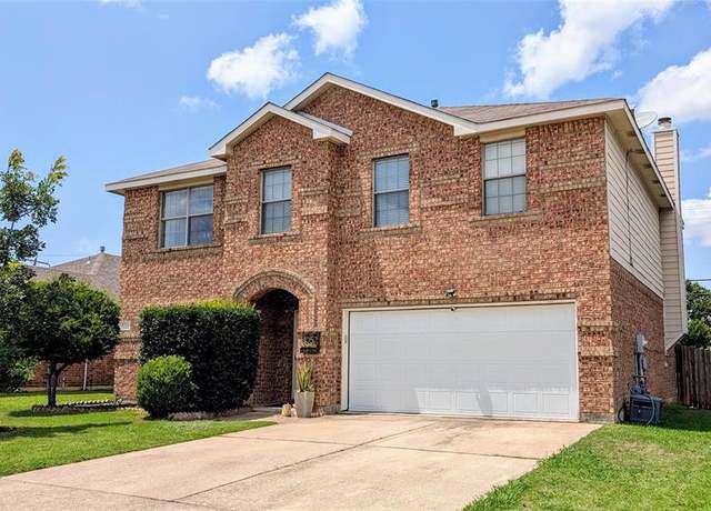 Property at 1052 Breeders Cup Dr, Fort Worth, TX 76179, 4 beds, 2.5 baths