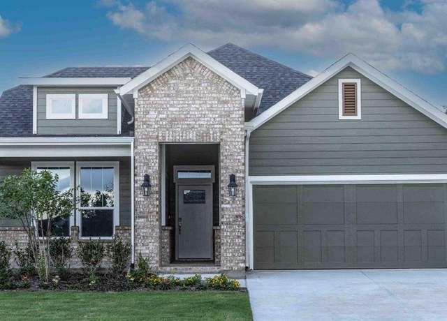 Property at 8608 Red Oak Dr, Justin, TX 76247, 4 beds, 3 baths