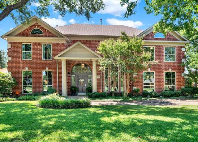 Property at 2202 High Point Dr, Carrollton, TX 75007, 5 beds, 3.5 baths