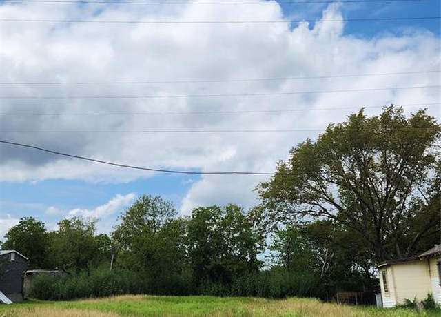 Property at 802 E 17th St, Corsicana, TX 75110