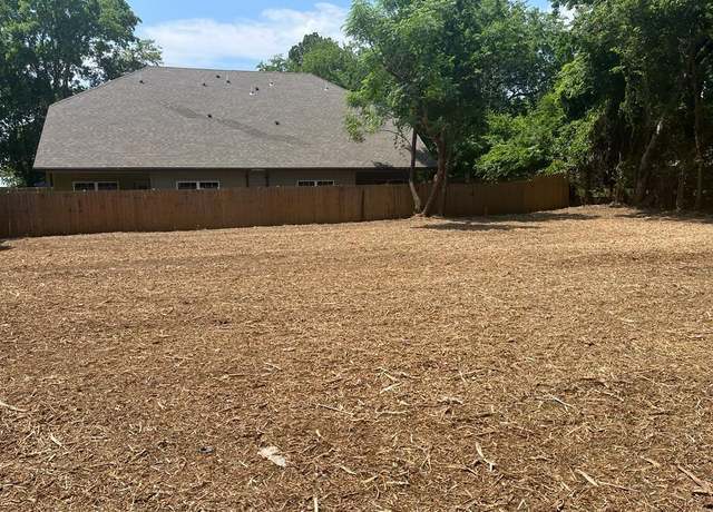 Property at 125 S Center St, Bonham, TX 75418