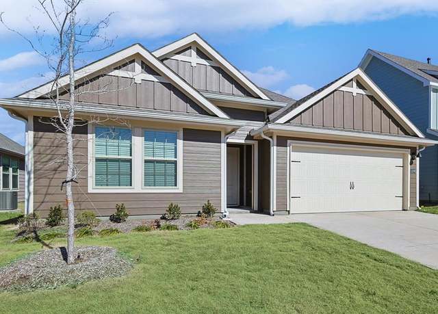 Property at 13109 Enclave Pkwy, Providence Village, TX 76227, 4 beds, 2 baths