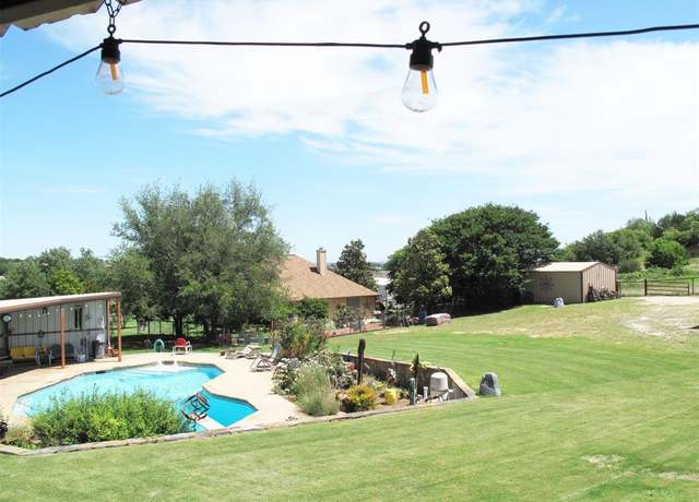 Property at 197 Cooperstown Dr, Springtown, TX 76082, 3 beds, 2 baths