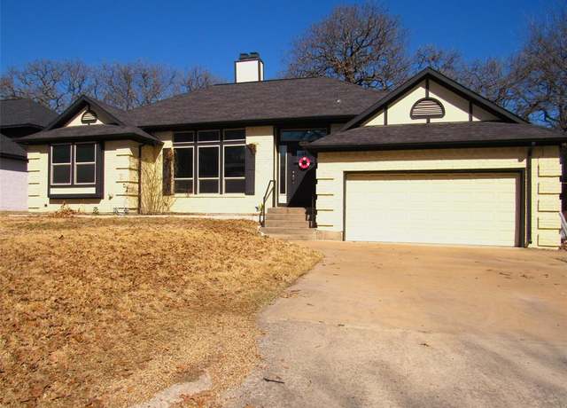 Property at 6833 Parkwood Dr, North Richland Hills, TX 76182, 6 beds, 3 baths