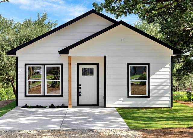 Property at 817 SW 28th St, Mineral Wells, TX 76067, 3 beds, 2 baths