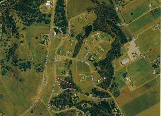 Property at 3201 Old Barn Ct, Granbury, TX 76048