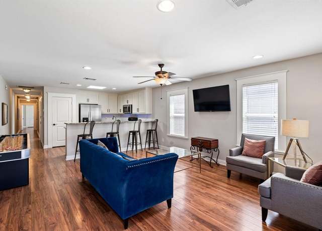 Property at 816 N Beckley, Dallas, TX 75203, 4 beds, 4 baths