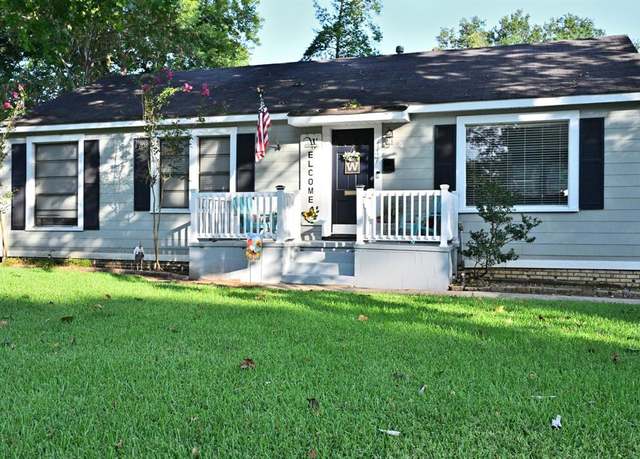 Property at 147 Pennsylvania Ave, Shreveport, LA 71105, 3 beds, 2 baths