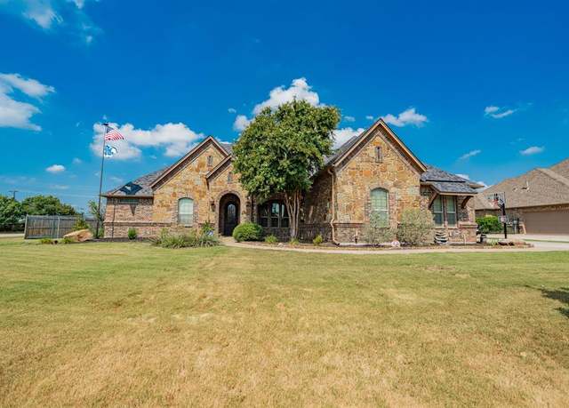 Property at 12901 Smokey Ranch Dr, Fort Worth, TX 76052, 5 beds, 3 baths