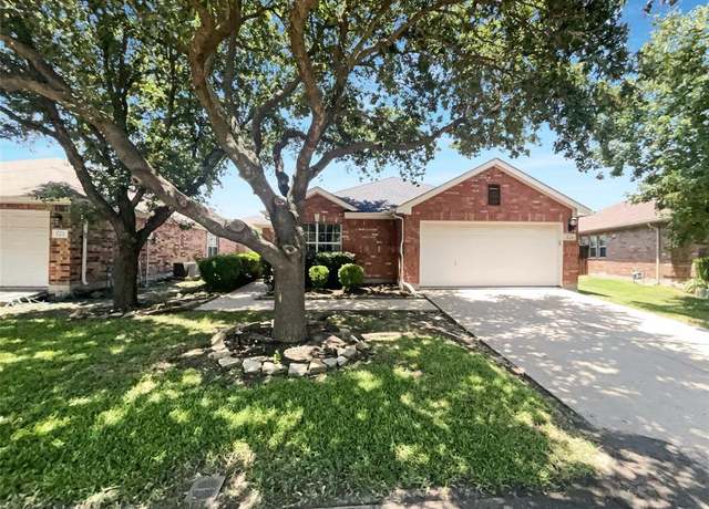 Property at 524 Appaloosa Dr, Forney, TX 75126, 3 beds, 2 baths