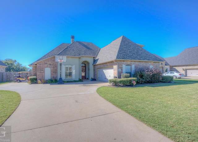 Property at 1017 Spanish Moss Cir, Bossier City, LA 71111, 4 beds, 3 baths