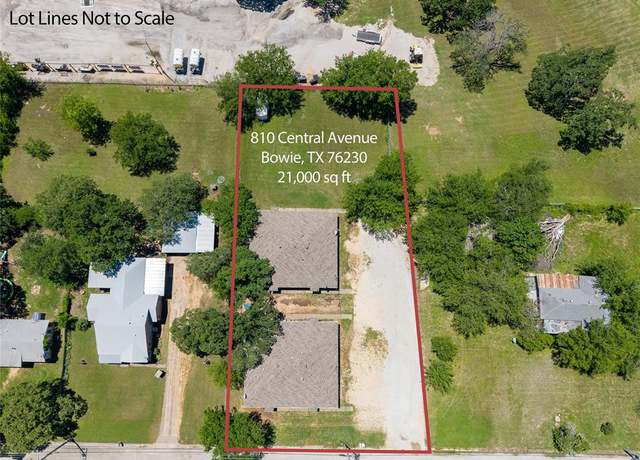 Property at 810 Central Ave, Bowie, TX 76230, 8 beds, 8 baths