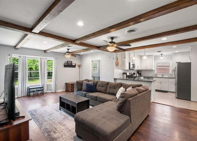 Property at 803 S Rusk St, Gainesville, TX 76240, 3 beds, 2 baths