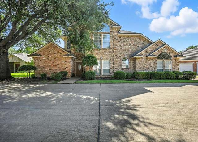 Property at 5945 River Bnd, Benbrook, TX 76132, 3 beds, 2.5 baths
