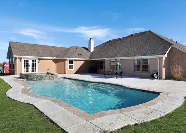 Property at 246 Shoreview Dr, Lavon, TX 75166, 5 beds, 3 baths