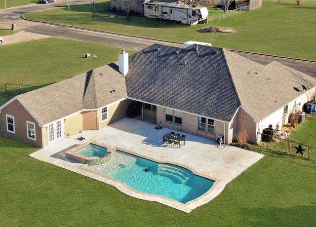 Property at 246 Shoreview Dr, Lavon, TX 75166, 5 beds, 3 baths
