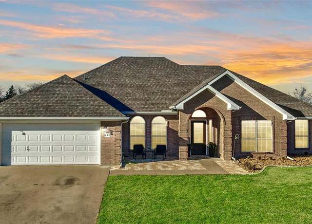 Property at 246 Shoreview Dr, Lavon, TX 75166, 5 beds, 3 baths