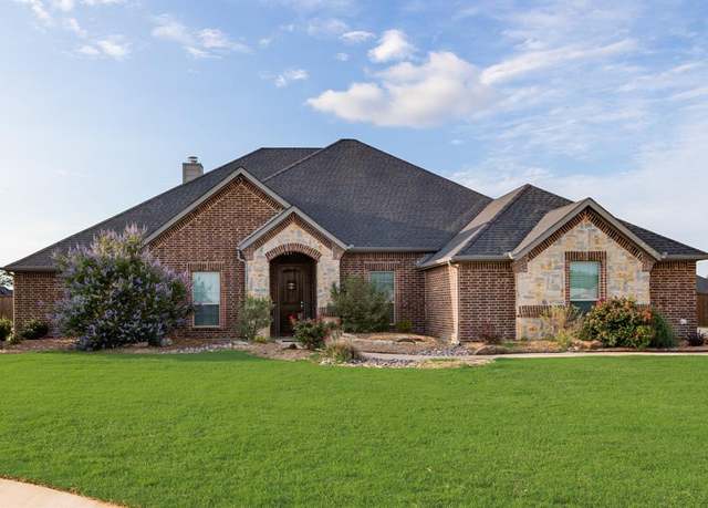 Property at 6565 Oak Point Cir, Royse City, TX 75189, 4 beds, 3 baths
