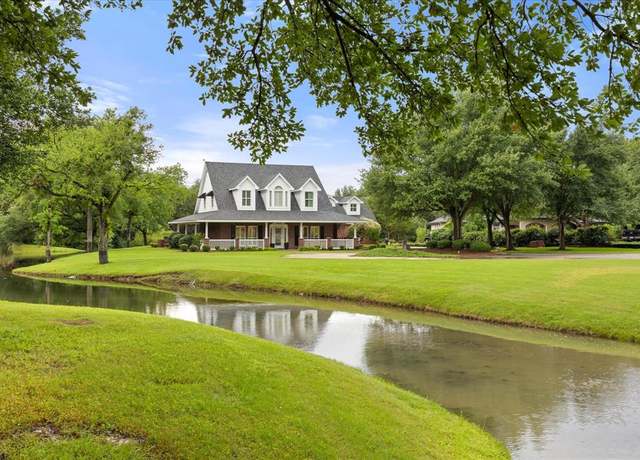 Property at 1101 Wills Way Ct, Granbury, TX 76049, 3 beds, 4 baths