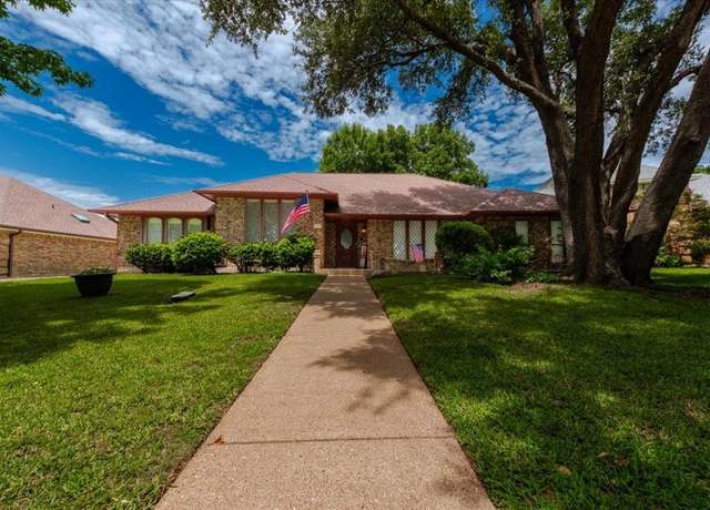 Property at 1115 Shady Oak Trl, Mansfield, TX 76063, 4 beds, 3 baths