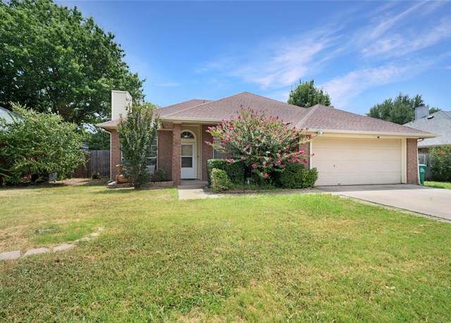 Property at 1116 Oak Vly, Denton, TX 76209, 3 beds, 2 baths