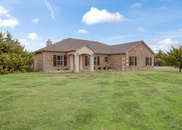 Property at 102 Reece Ln, Trenton, TX 75490, 4 beds, 3 baths