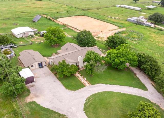 Property at 441 County Road 437, Stephenville, TX 76401, 4 beds, 3.5 baths