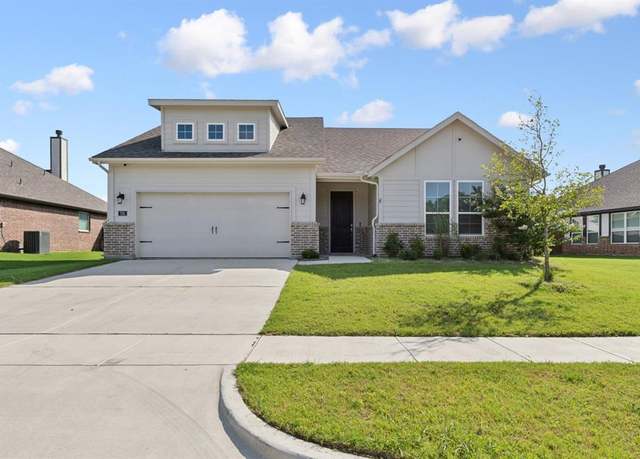 Property at 792 Brookside Dr, Springtown, TX 76082, 3 beds, 2 baths