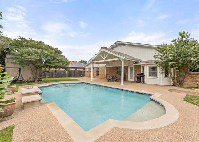 Property at 5501 Wood View St, North Richland Hills, TX 76180, 4 beds, 2 baths
