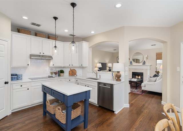 Property at 1405 San Mateo Dr, Allen, TX 75013, 4 beds, 2.5 baths