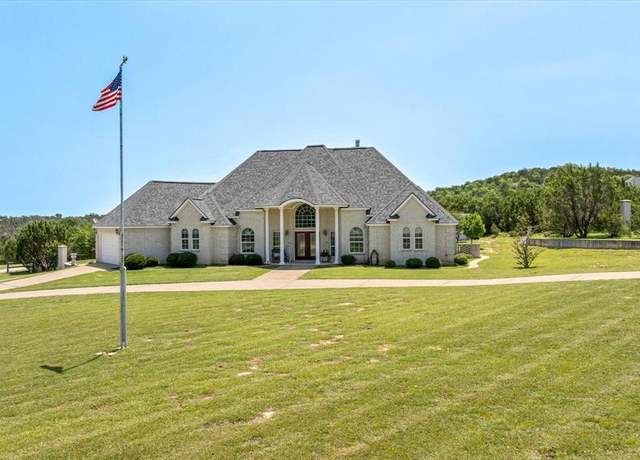 Property at 2030 Hills Ct, Stephenville, TX 76401, 3 beds, 2 baths