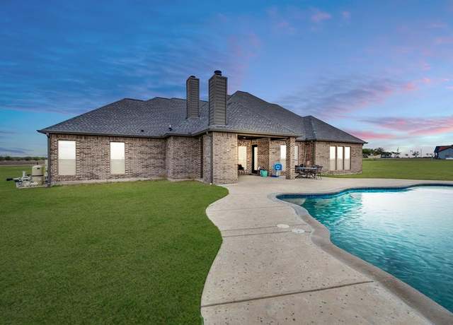 Property at 430 Forreston Rd, Waxahachie, TX 75165, 4 beds, 3.5 baths