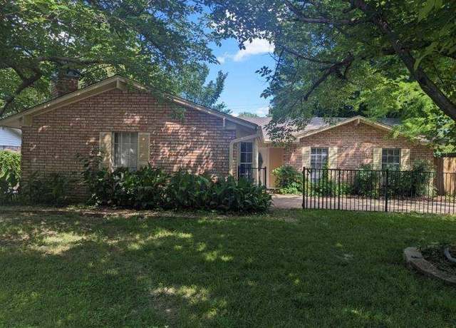 Property at 2732 Foxcroft Cir, Denton, TX 76209, 3 beds, 2 baths