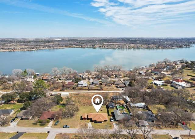 Property at 128 Coronado Trl, Weatherford, TX 76087, 3 beds, 2 baths